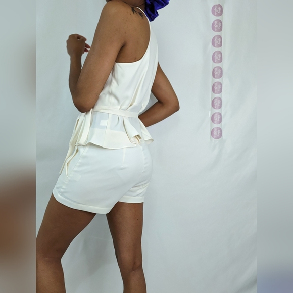 Amanda Uprichard 2 Piece Set in White Large Top Medium Shorts Revolve - Picture 3 of 11